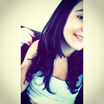 Guarda tua felicidade. Não corra por aí espalhando a novidade. Fique quietinho, sorria em silêncio. Felicidade sem platéia dura mais u.u ❤✌