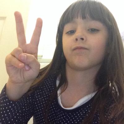 Zuzannalove9's profile picture. all over the youtubers