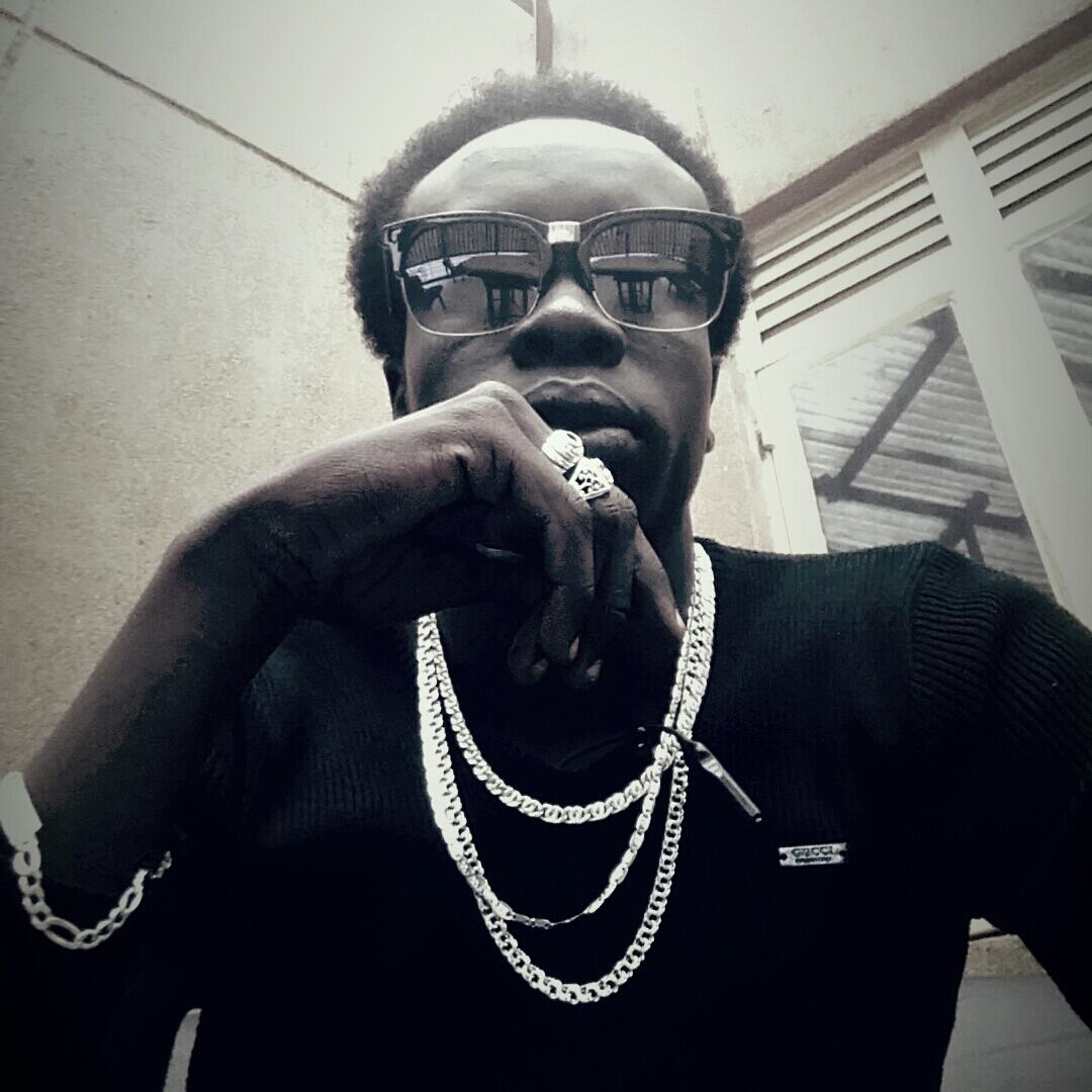 TwittyGucci's profile picture. 