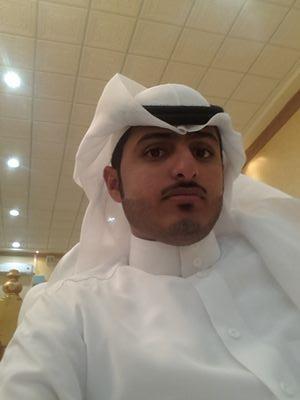 ‏‏تموت الرجال وتمدح في مقابرها