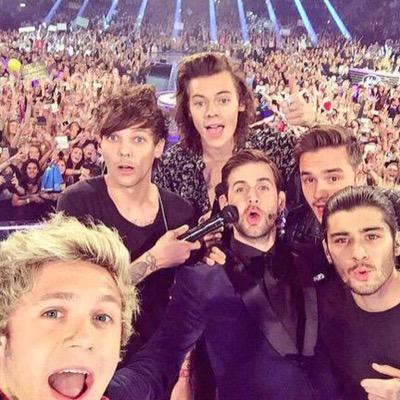 follow and make sure you have our notifications on. we are going to give you solo dm with your babies❤️