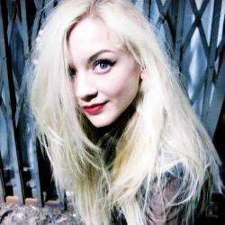❝I do believe in fairies, I do, I do.❞ Changeling. Raised by fairies. My best friend's a warlock. [#Literate | #TMI | OC]