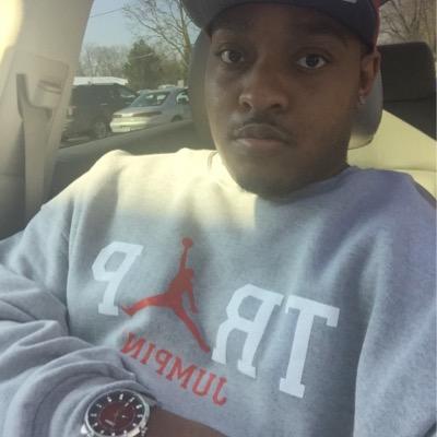 IS U GONE FOLLOW OR NOT??????? #TeamFollowBack #TeamGetRichOrDieTryin #TeamHennessey #TeamGetToDaCash #TeamUpAllNight #TeamFuckYoFeelings