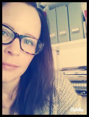 Interiors journalist, primary school teacher and all-round lover of beautiful things...