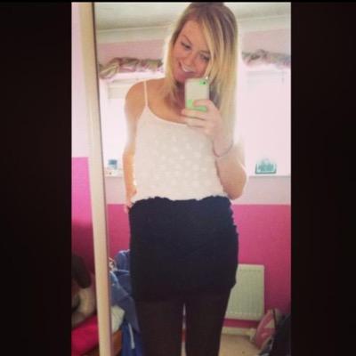 HannahhhPandaaa's profile picture. 20 years young Vodka mixes well with everything, except decisions...  instagram - hannahhhpandaaa