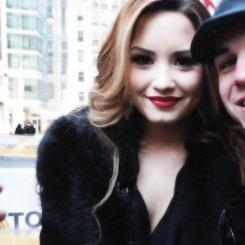 free follow from @defyingdemetria