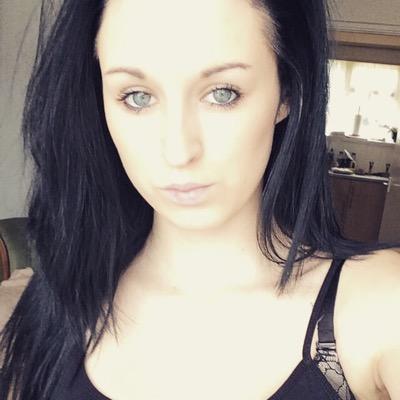 HackerChantal's profile picture. I'm single x