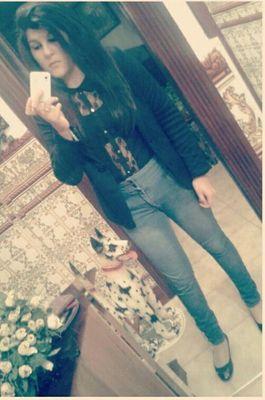 Jeessicaa_98's profile picture. Sobrevivo a la resaca pero no a la paranoia. 'Que lo barato sale caro y yo no quiero na' de gratis' 
RRT, XVIII. Mi vida entera❤