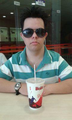 olha pessoa me sequem no meu Twitter por favor
