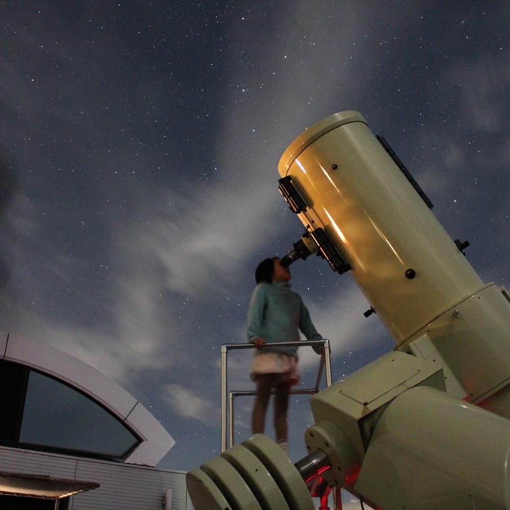 標高700mの空気の澄んだ星がきれいな場所にある天文台。天の川や、滅多にお目にかかれない流れ星などオススメの星空がいっぱいの高原です。