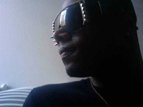 CEDITI_X's profile picture. Visual Merchandiser...Stylist... Sneakerhead