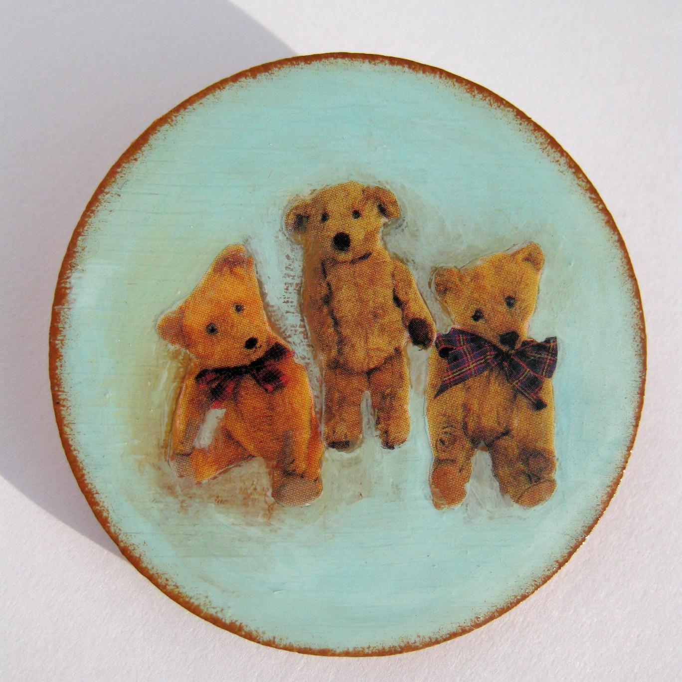 godasmagic's profile picture. Mom, artist, dreamer. Owner of http://t.co/I0AFx4Oygi . Creator of handicrafts  and decoupaged goodies for little and big people.