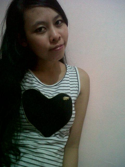 Kenari_513180's profile picture. Q suka menulis......dan menjadi penulis adalah cita2 besar Q