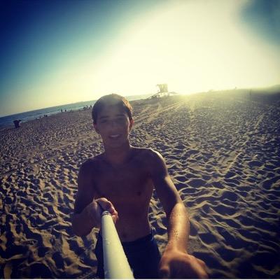Shark Bait Cotothe Twitter