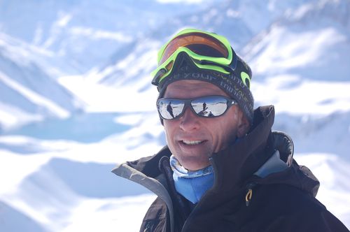 Entrepeneur, media, venture cap. Sailing and skiing great places!