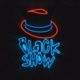 Espectáculo en vivo, fusionamos música, baile y tecnología.Impresionantes coreografías en la oscuridad.Contacto: info@blackshow.net Contacto +54 9 1130275277