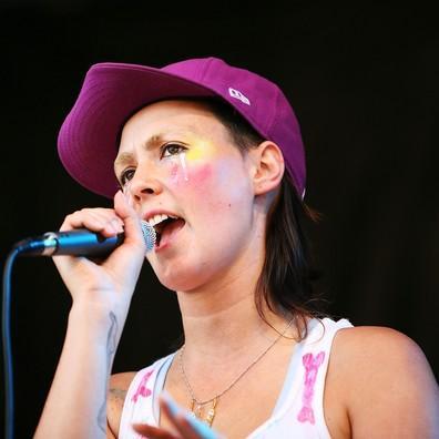 Hi there. I am a crazy fun and crazy loud singer keeping folks up at night in Tempe, AZ