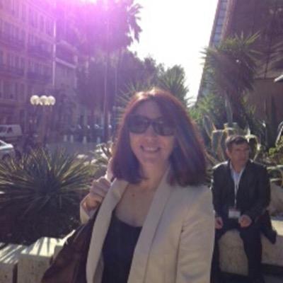 #marketing #health. A-player. Convinced #technology #innovation will improve patient's life! My tweets. #happiness is #descobriromundo 바다 보고 싶다 😌