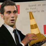 Arbeloaxd2's profile picture. (Jugador de futbol) Cono de oro. cobro mas que tu en el banquillo. ODIO A CARVAJAL.