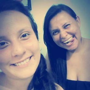 ♥♥♥La vida es corta.... Sonriele Al Que Llora, Ignora A Quien Te Critica y Se Feliz Con Quien Te Importa♥♥♥