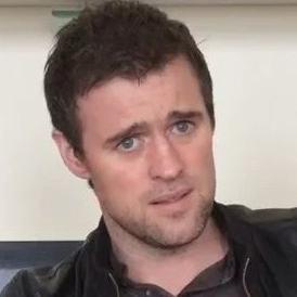 The first French forum, created october 29, 2008, dedicated to the actor Jonas Armstrong, revealed in the BBC series Robin Hood.