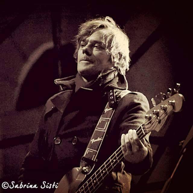 AleDocLive's profile picture. Sviluppo e promozione artistica musicale 
Produzioni, creatività spettacolo, Musicista, Organizzazione eventi e concerti. Project manager.