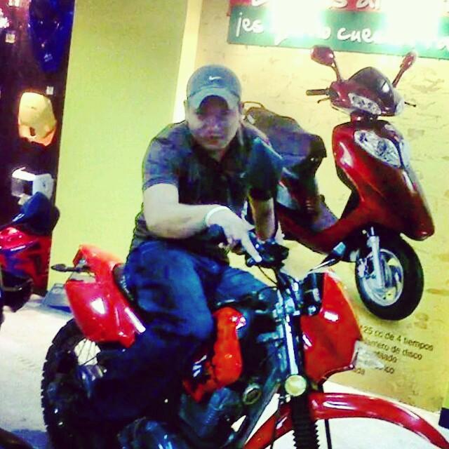 henrry_jimenez's profile picture. Chico activo