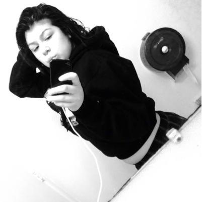 FaiiryyTalLess's profile picture. 