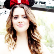 I'm Laura. 19. I eat nutella at my free time and I love pizza.
