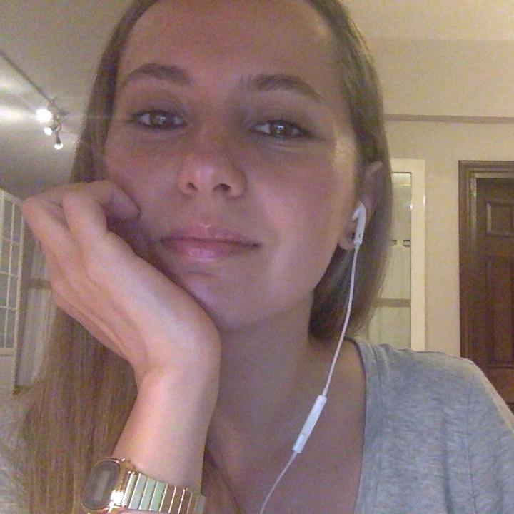 zeyneponart's profile picture. 