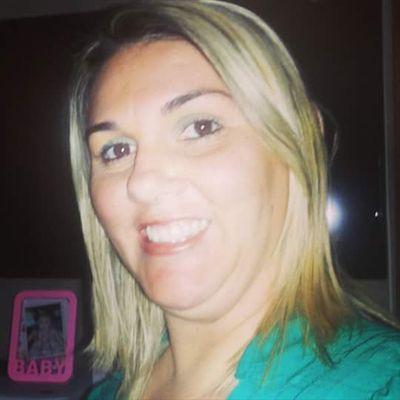 CrisColonia's profile picture. Esposa de um homem maravilhoso, com dois filhos lindos e abençoados. Serva do Senhor na Igreja Adventista do Sétimo Dia.
Feliz!!!