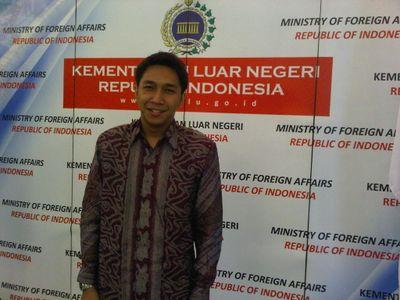 Asst. Prof. in IR @HIUGM | Researching Diplo, Intl Regimes, HR, and Sino-ASEAN relations | Alum @ArtsUnimelb & @RSIS_NTU | Author of https://t.co/sQMLxQRVzf