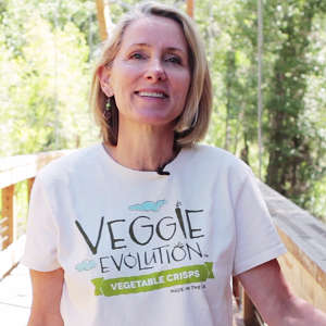 We make delicious, healthy, crispy snacks using fresh and certified organic colorful vegetables.