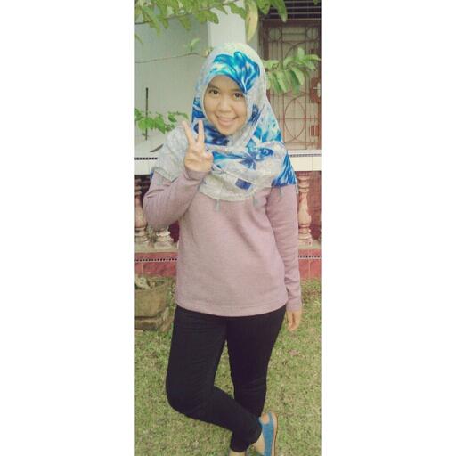 Elvyafrina's profile picture. you just know my name, not my story~