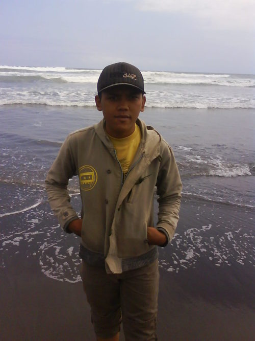 Humoris krna bisa bikin hidup happy