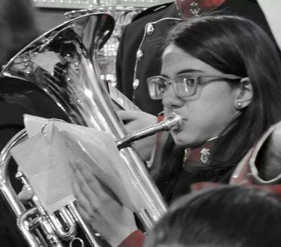 15,Amante de la música y la Semana Santa.La respuesta no es la huida.Sonrie tia,foto tuenti.