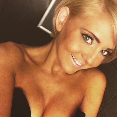 Instagram: tanyaxxcxx