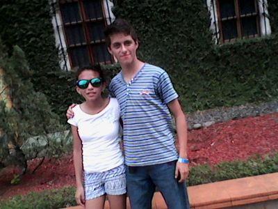 hace cuatro nos conocimos y te has vuelto alguien muy especial para mi te Quiero mucho