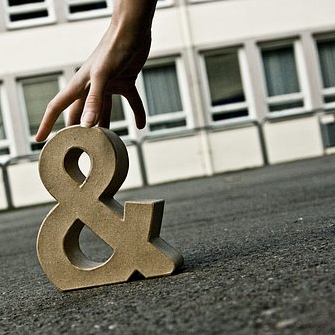 In Wiesbaden (Germany) based graphic designer, music lover,  jam producer and cake baker.
