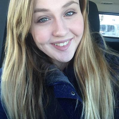 huskiesandhumor's profile picture. Elsa and Bane 🐺