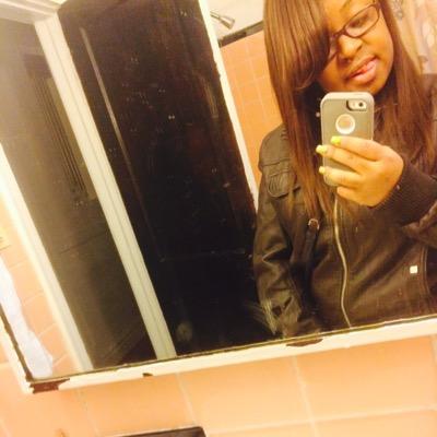 isisowens's profile picture. 