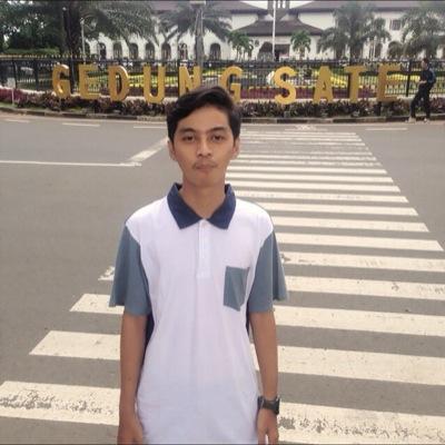 lagi belajar percaya, dengan latar belakang pernah dibohongi habis-habisan, jangan di hancurkan, ya
