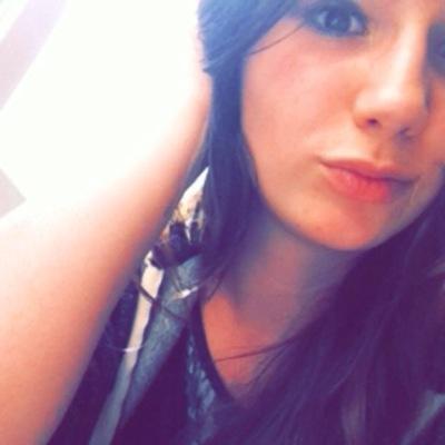 lnoury37's profile picture. Snapchat: laura.nry Insta: laura.nry ❤️❤️