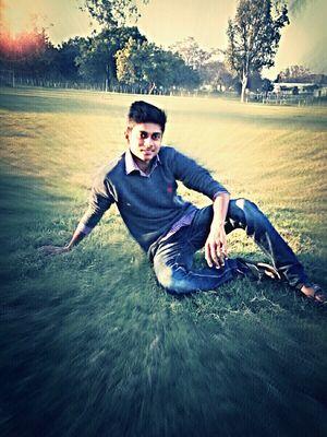 i m a cool guy u must follow me