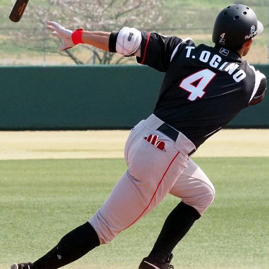 World's biggest T OGINO fanboy. ライトスタンドの永住権を持っている。 Lotte championship guaranteed or your money back.

Also: @lovelovemarines@famichiki.jp
Photos - @goshirokuro