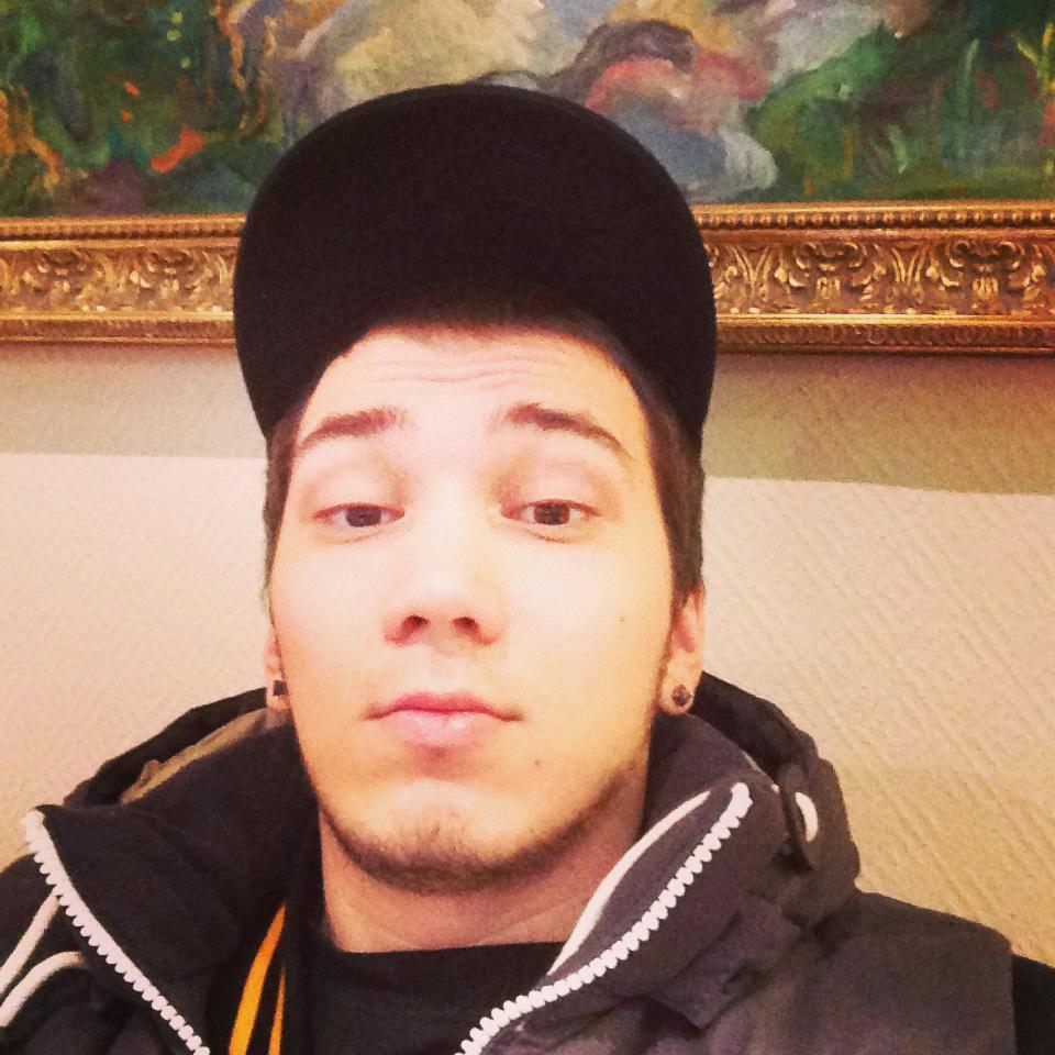 mc_zaca's profile picture. I am tired to survive! i want to live! i want to take of my the fake smile and see how i will be in the real life live