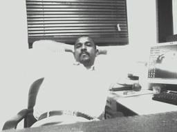 yaZr_alseed's profile picture. Don't cry