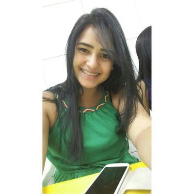 kesiasantoss's profile picture. Será que eu ja posso enlouquecer, ou devo apenas sorrir ?