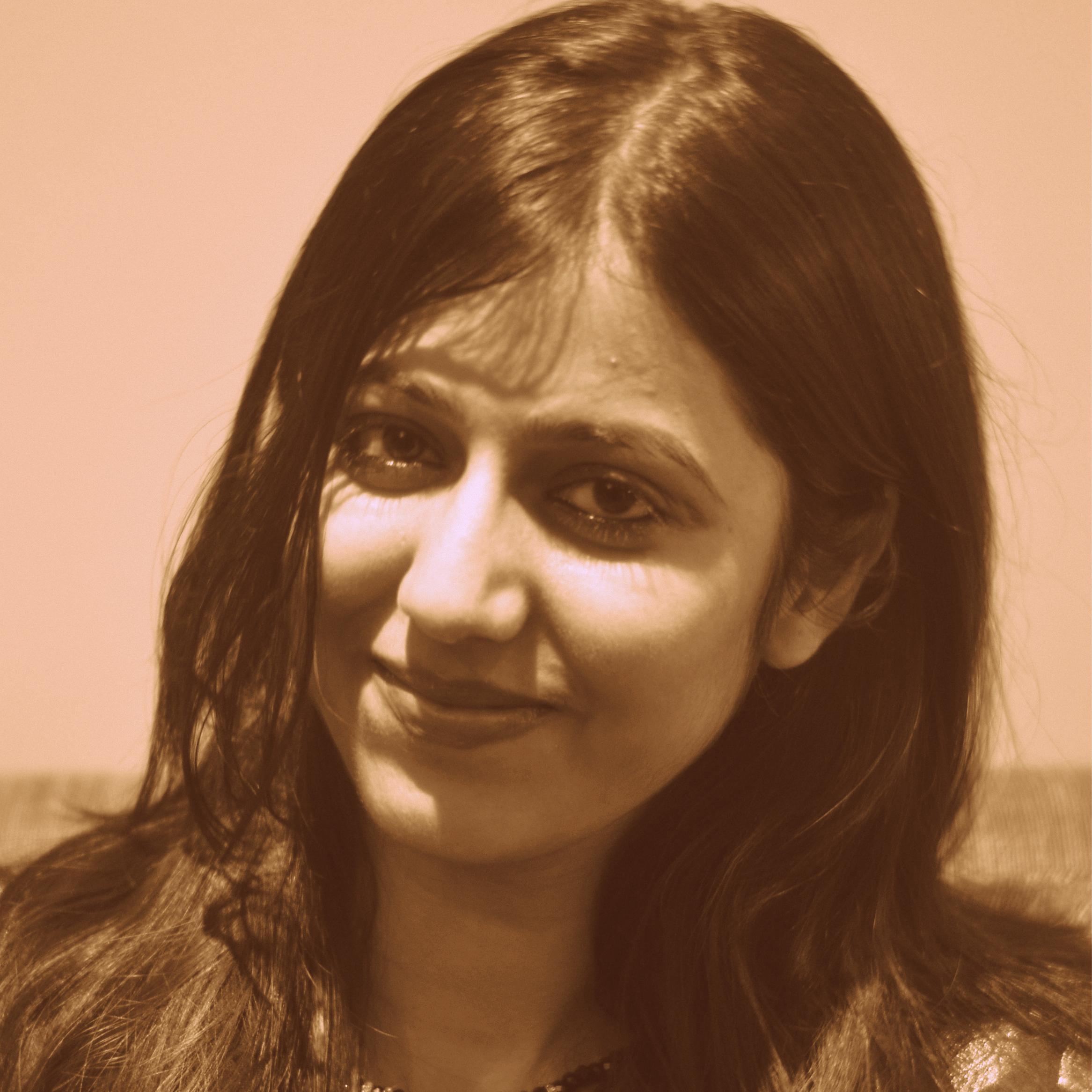Indian British, Food blogger, Nutritionist, Kathak dancer, Dreamer, Coffee lover. Love doing 10 things at a time.
