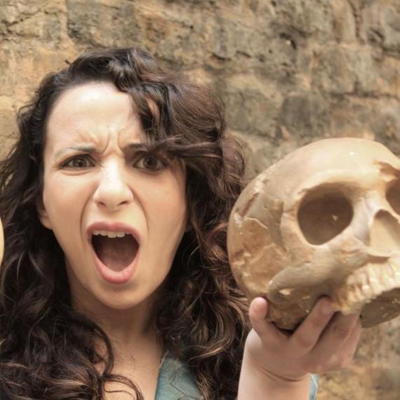 National Geographic Explorer
TV presenter
Stand-up
The 🤝 A Times Book Of The Year
Palaeoanthropologist - degrees in Genetics & Taxonomy/Biodiversity